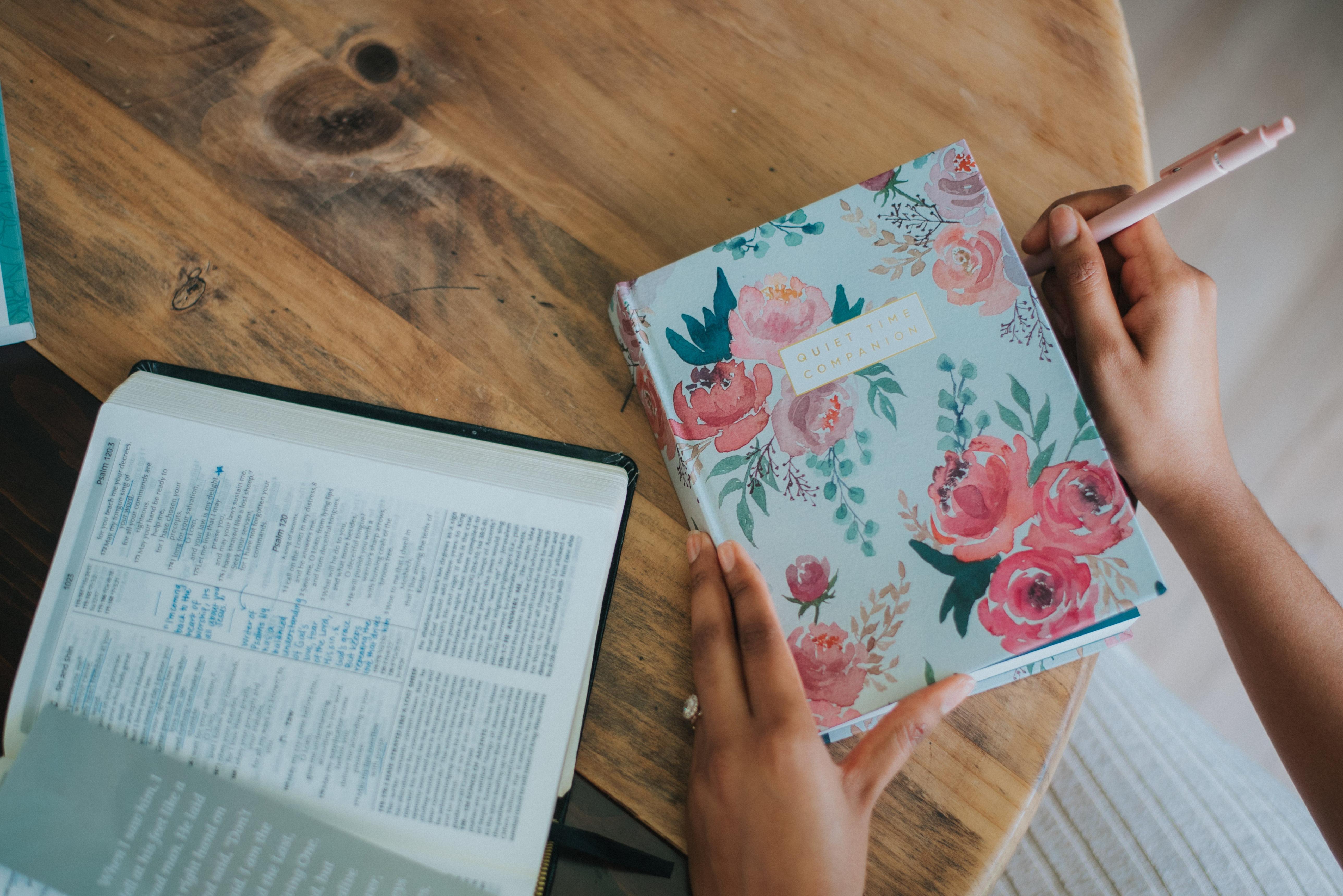 How to Start a Devotional Habit That Actually Sticks (30-Day Challenge That Works)